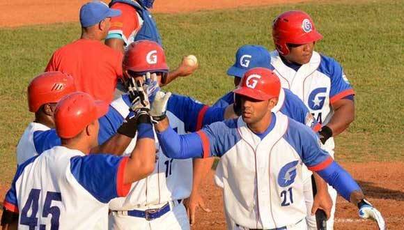 Granma barrió a Ciego de Ávila y se coronó campeón nacional del béisbol cubano. Foto: Osvaldo Gutiérrez/ ACN.