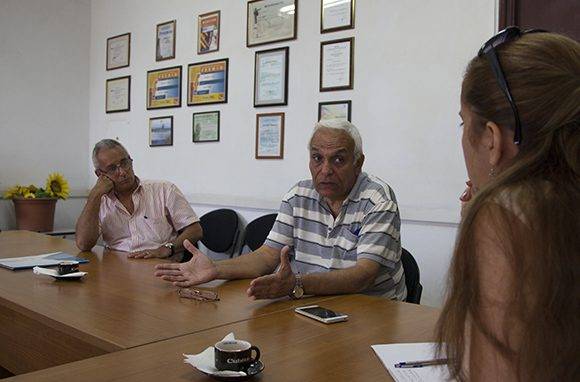 Cubadebate entrevista a trabajadores de la EMPROY 2 para conocer acerca del funcionamiento de la Empresa Estatal Socialista. Foto: Ladyrene/ Pérez.