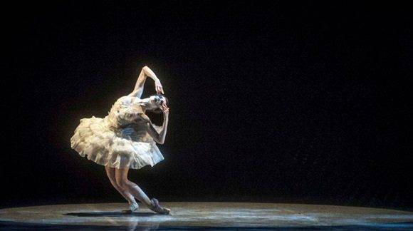 La joven bailarina cubana compartirá escena con prestigiosos bailarines de la compañía anfitriona e invitados del Ballet del Teatro Bolchoi. Foto: Carlos Quesada.