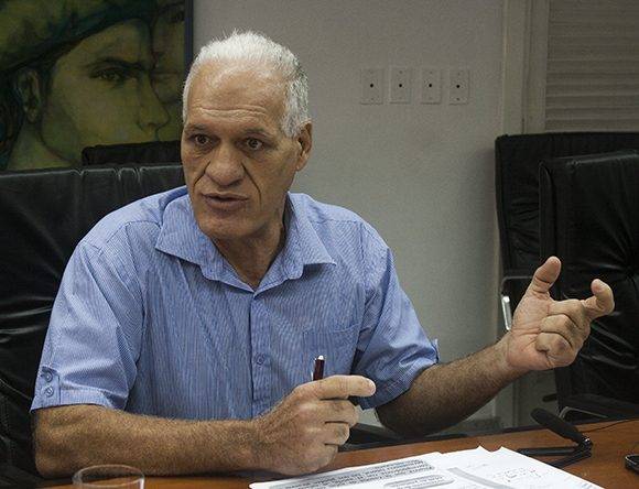 Guillermo Sarmiento, director de Organización del Trabajo y los Salarios del Ministerio de Trabajo y Seguridad Social. Foto: José Raúl Concepción/ Cubadebate.