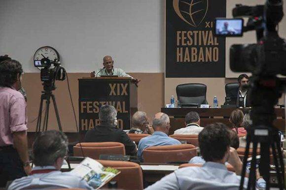 Enrique Babot Espinosa, Director de Marketing Operativo de Habanos, en conferencia de prensa con motivo del Festival de Habano 2017, en el Palacio de las Convenciones. Foto: PL