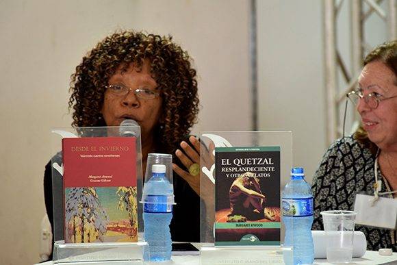 Nancy Morejón valoró la poesía de Atwood. Foto: Cinthya García Casañas/ Cubadebate.