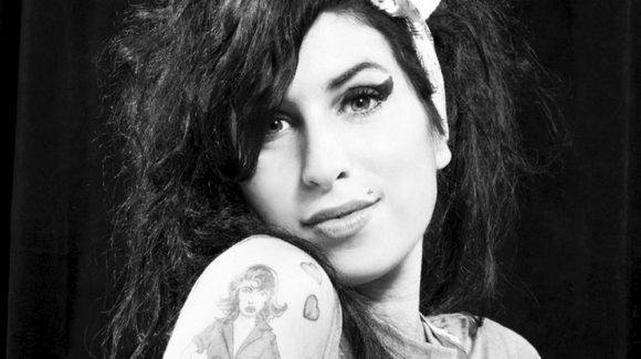 Amy Winehouse. Foto tomada de Fmdos.