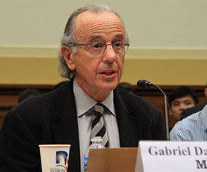 El doctor Gabriel Danovitch, Profesor de la Universidad de Los Ángeles, elogió a Cuba.