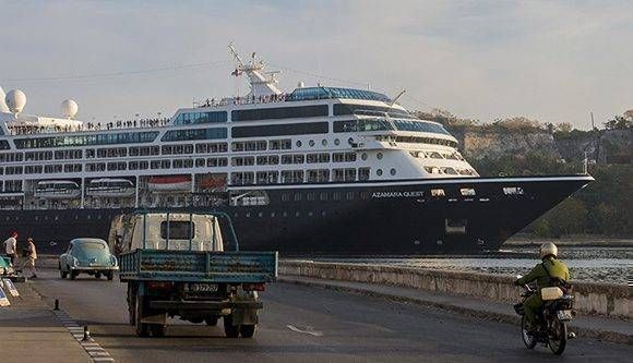 Llega al puerto de la Habana, el Crucero Azamara Quest de la compañia Royal Caribbean, procedente de los Estados Unidos. Foto: Jennifer Romero/Cubadebate.