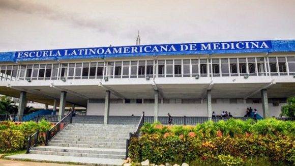Cuba ofrece mil becas a exguerrilleros y personas afectadas por el conflicto para estudiar medicina en la isla. Foto: elfaro.net.