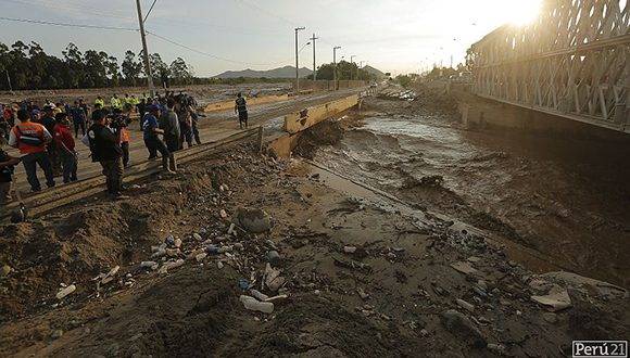 Decenas de muertos y 72 mil damnificados en Perú por las lluvias y las riadas. Foto: Perú21.