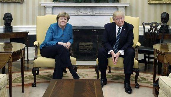 Merkel y Trump hablaron en el Salón Oval, pero en esa ocasión no se dieron la mano para la foto. Foto: La Capital.