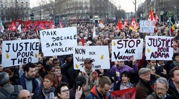 Las protestas en la capital francesa se desarrollan luego de que un oficial de la policía detuviera y violara a un ciudadano afrodescendiente. Las protestas en la capital francesa se desarrollan luego de que un oficial de la policía detuviera y violara a un ciudadano afrodescendiente.  Foto: Reuters