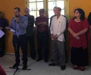 Raúl Garcés al intervenir en nombre de los periodistas de los medios cubanos que recibieron la Distinción “Félix Elmuza”, de la UPEC. Foto: Cubaperiodistas.