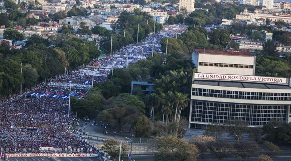 Desfile del 1ro de Mayo de 2017 en La Habana. Foto: L Eduardo Domínguez/ Cubadebate.