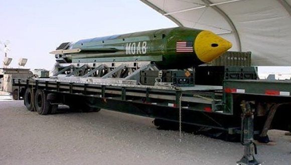 Imagen facilitada por el ejército de EE UU de la GBU-43/B Massive Ordnance Air Blast bomb. Foto: Reuters.