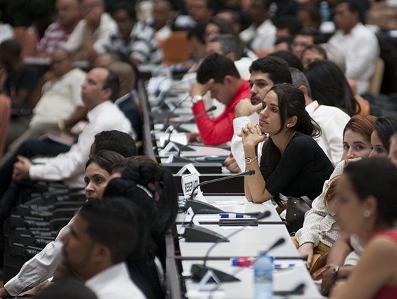 Durante el acto de solidaridad con Venezuela, celebrado en el Palacio de las Convenciones, se divulgaron las declaraciones del XV Consejo Político del ALBA-TCP. Foto: Ladyrene Pérez/ Cubadebate.