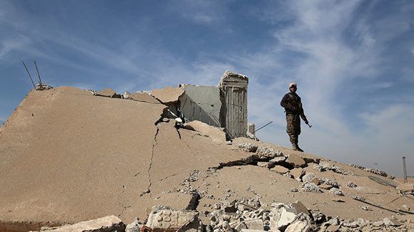 Un militar de las Fuerzas Democráticas Sirias (SDF) en Raqa, Siria, el 7 de noviembre de 2016. Foto: Reuters.