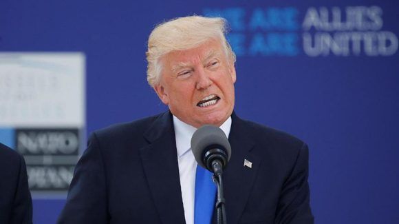 Donald Trump durante su discurso en la Cumbre de la Otan. Foto: Twitter/ @LANACION