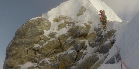 Cumbre de 12 metros en el Monte Everest desaparece sin explicación.