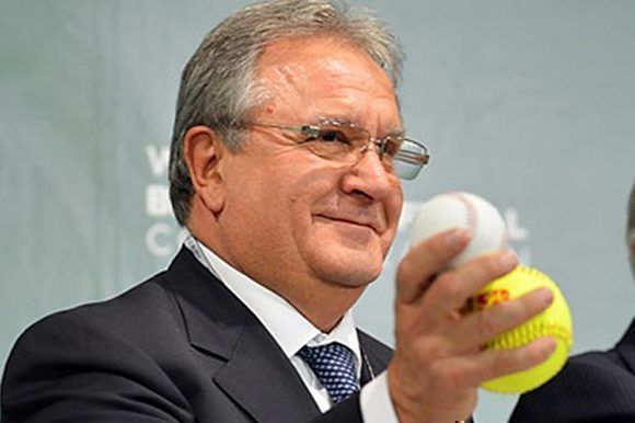 El presidente de la Confederación Mundial de Béisbol-Softbol (WBSC), el italiano Ricardo Fraccari se encuentra de visita en Cuba. Foto: PL/ Archivo.
