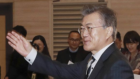 El líder del Partido Democrático, Moon Jae-in, es el favorito según las últimas encuestas. Foto: AP.
