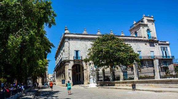 El palacio del Segundo Cabo se encuentra en una esquina de la Plaza de Armas en La Habana Vieja. Foto: ACN/ Abel Padrón.