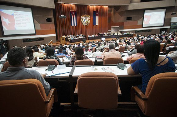 La Asamblea Nacional sesiona hoy y mañana en el Palacio de las Convenciones. Foto. Irene Pérez/ Cubadebat
