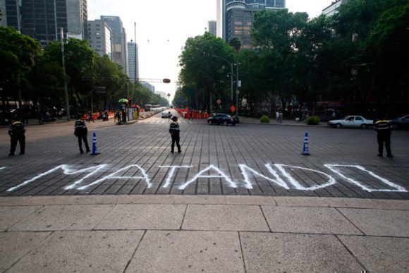 Periodistas protestan en el Ángel por el asesinato de Javier Valdez. Foto: Xinhua / Francisco Cañedo