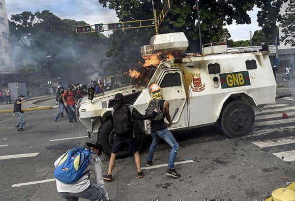 Grupos de la oposición venezolana siembran el caos para desestabilizar el país. Foto tomada de Correo del Orinoco. 