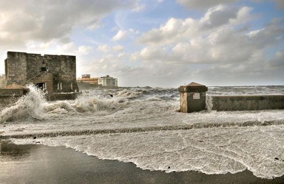 Coastal flooding in Cuba