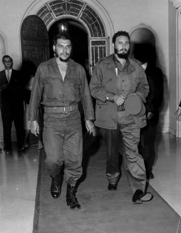El Che siempre junto al líder de la Revolución Cubana, testimonio emblemático para el presente y el futuro de la relación de estos dos grandes revolucionarios, 1960. Foto: Oficina de Asuntos Históricos del Consejo de Estado/ Fidel Soldado de las Ideas.