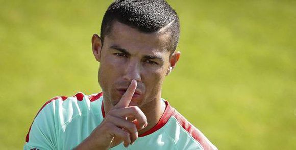 Cristiano Ronaldo podría bandonar el Madrid, según divulga el medio "A Bola". Foto: EFE.