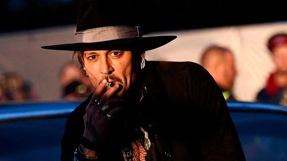 Johnny Depp durante el festival de música de Glastonbury, donde lanzó sus polémicos comentarios sobre Donald Trump. Foto: Reuters.