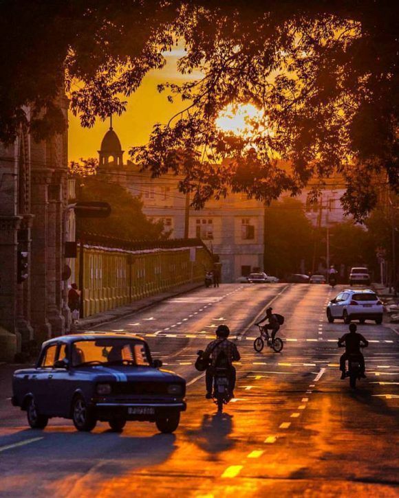 La luz dorada sobre el Vedado, La Habana. Foto: Desmond Boylan (Tomada de su pagina de Facebook)