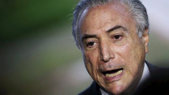 La policía brasileña tiene evidencia sobre los sobornos que recibió Michel Temer, el presidente de facto podría salir del cargo durante la investigación. Foto: Reuters.