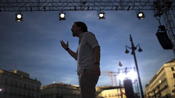 Pablo Iglesias instó al PSOE a escuchar a sus votantes y dejar atrás la complacencia con el PP. Foto: AP.