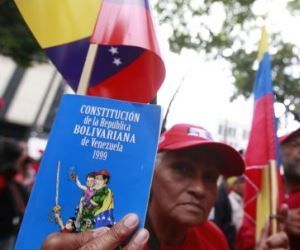 Precandidatos a la Asamblea Nacional Constituyente entregan recaudos ante el CNE de Venezuela. Foto: AVN.