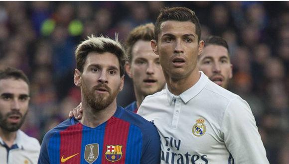 Cristiano Ronaldo y Lionel Messi durante un partido de la Liga española. Foto: Rodolfo Molina/ AS.