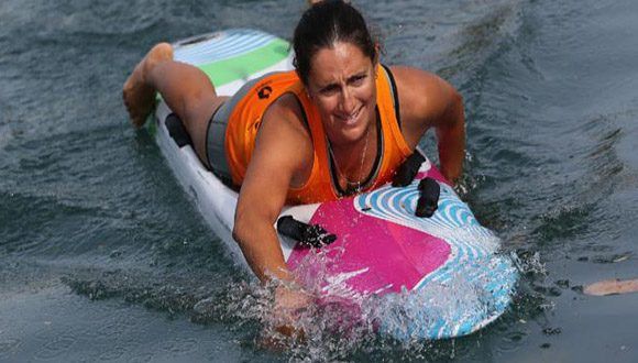 Aguilar, una salvavidas de Miami de 33 años de edad dedicada a este deporte desde hace tres lustros. Foto: AP.
