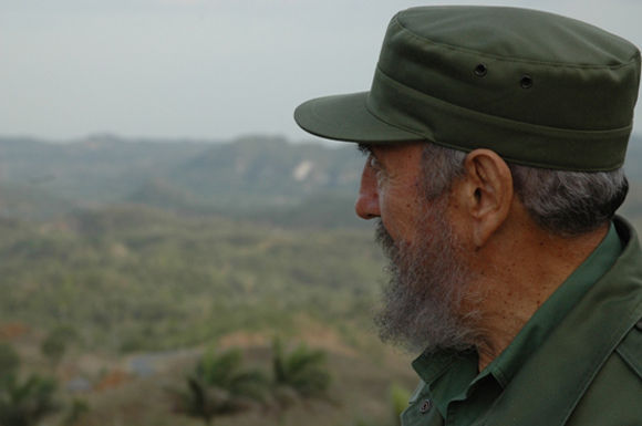 Fidel Castro en la provincia de Pinar del Río, 2003. Foto: Estudios Revolución / Sitio Fidel Soldado de las Ideas.