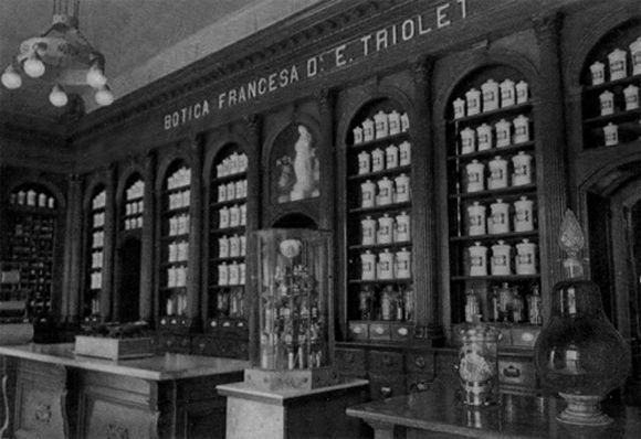 Exposición de los envases originales en el Museo Farmacéutico de Matanzas. Foto: Matanzas City.