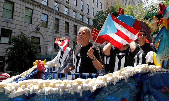  Oscar López Rivera participa en Desfile Puertorriqueño de Nueva York. Foto: @alexascarpita