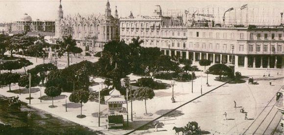 Imagen de 1915. En la extrema izquierda se ve El Capitolio en construcción. Foto tomada de Habana Radio.