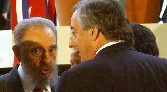 Fidel fue recibido por Nestor Kichner en su último viaje fuera de Cuba. Foto: Cortesía del autor.