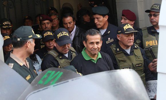 El expresidente de Perú, Ollanta Humala, es arrestado por la policía de su país. Foto: EFE.