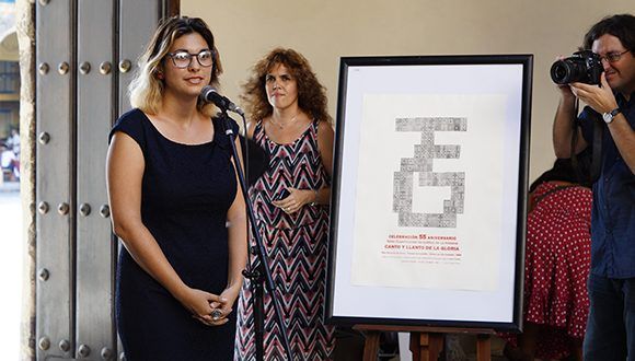 Intervención de la curadora Susana García en la inauguración de la muestra colectiva. Foto: Leysi Rubio/ Cubadebate
