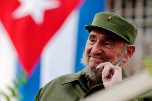 Fidel ya no está físicamente entre nosotros, pero siguen con plena vigencia sus ideas revolucionarias y socialistas, afirmó Ike Nahem, uno de los organizadores del homenaje al que acudieron decenas de personas en la sede de la Asociación de Enfermeras del Estado de Nueva York.