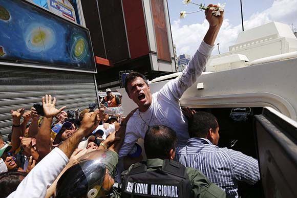 De la biografía de Leopoldo López muchos quieren borrar varios episodios. Foto: Reuters.