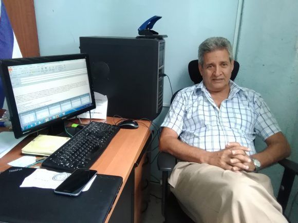 Para el Dr. Luis Hernández, Jefe del GARP, el estudio constante y la vinculación de los investigadores con los campesinos es una política que hasta el momento les ha dado muy buenos dividendos. Foto: Yunier Sifonte/ Cubadebate.