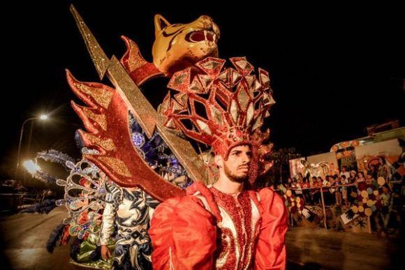 Desfile de Fantasía, del municipio Caibarién, provincia de Villa Clara, en modelos del grupo Recrearte, durante el Carnaval Holguín 2017, en la ciudad de Holguín. Foto: Juan Pablo Carreras/ ACN.