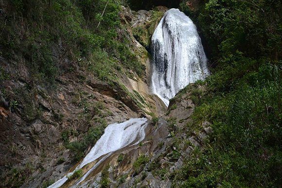 Vista del Salto del Caburní, una preciosidad de la naturaleza del Gran Parque Natural Topes de Collantes, en Sancti Spíritus, Cuba. Foto: Oscar Alfonso Sosa/ ACN.