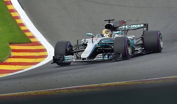El piloto Lewis Hamilton marcó el domingo su carrera número 200 en la Fórmula Uno con una victoria en el Gran Premio de Bélgica. Foto: Loic Venance/ AFP.