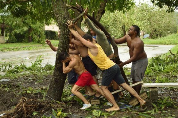 Santa Clara comienza a recuperarse tras paso de Irma. Foto: Rafael Cardet/ Cubadebate.